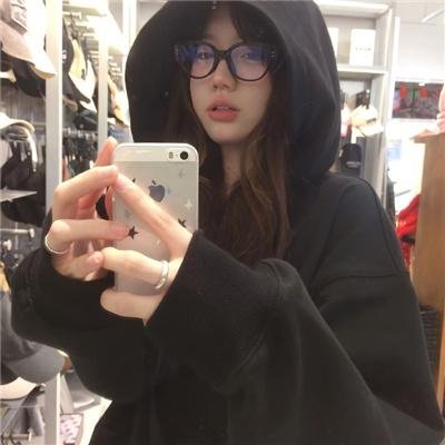 早上下班的女人